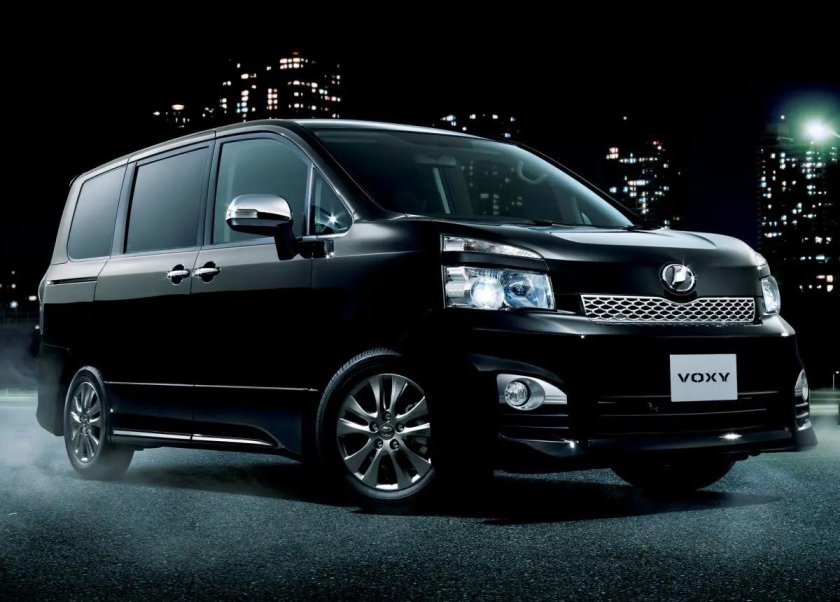 Тойота Вокси 2007