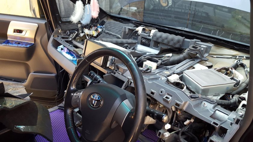 Шумоизоляция Тойота Вокси