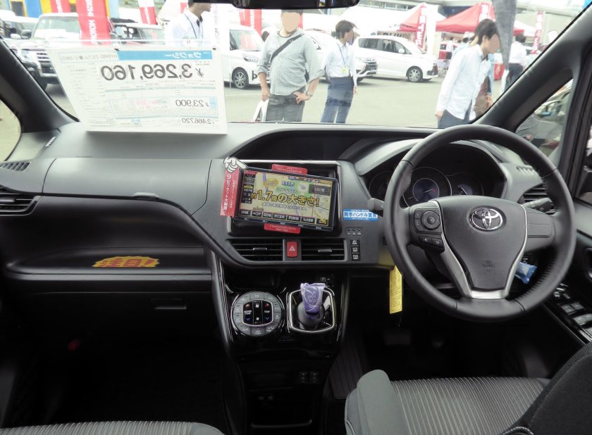 Toyota Voxy 2012 Interior