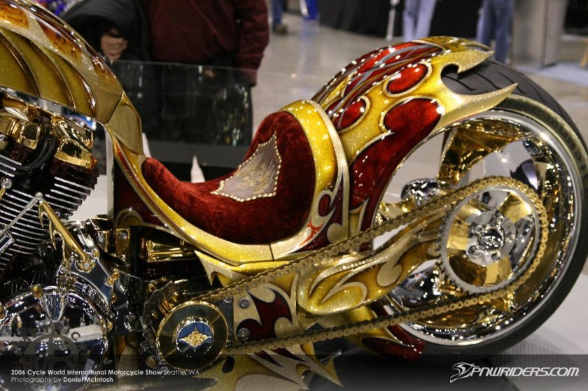 Yamaha Road Star BMS (золотой чоппер)