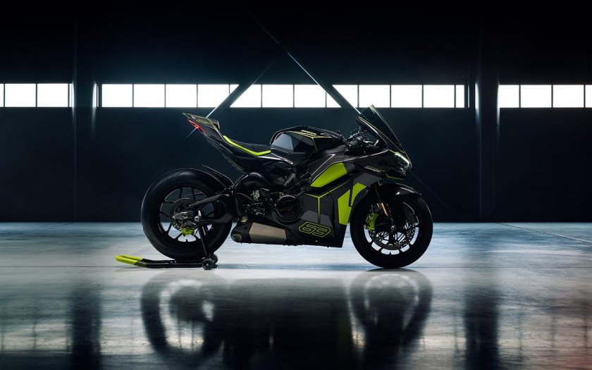 Ducati panigale v 4 lamborghini