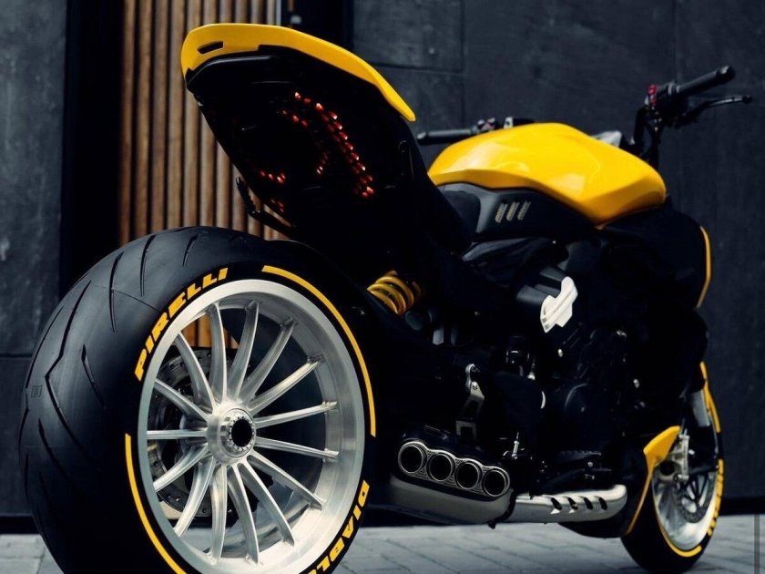 Мотоцикл ducati diavel