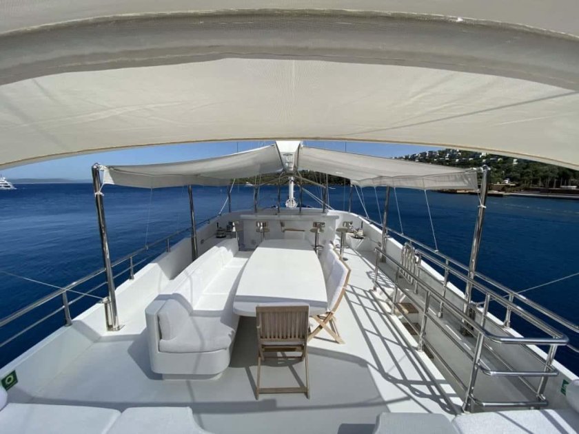 Шикарная яхта