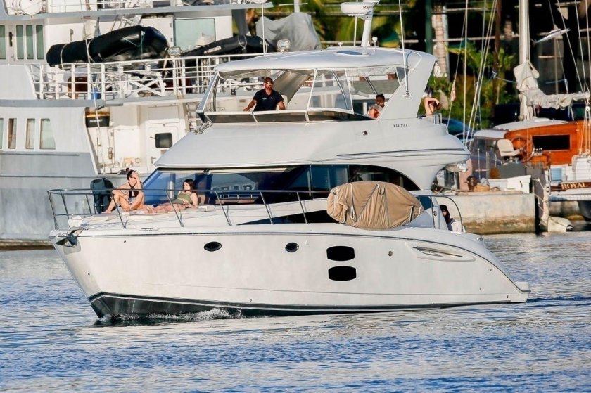 Моторная яхта принцесс 60