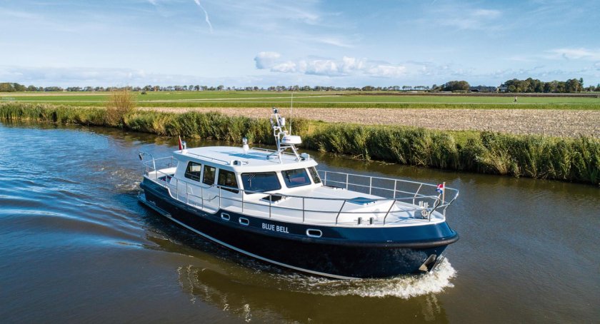 Водоизмещающий катер «Аскольд-26»