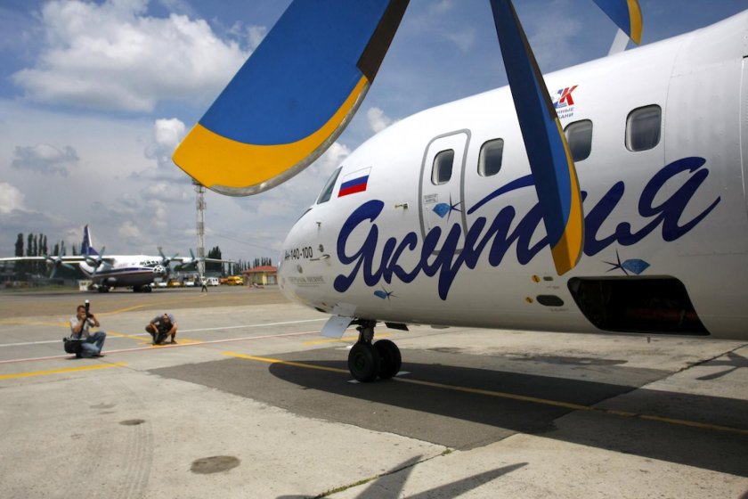 АН-140-100 кабина