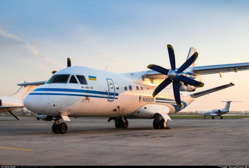 Турбовинтовой самолет АН-140