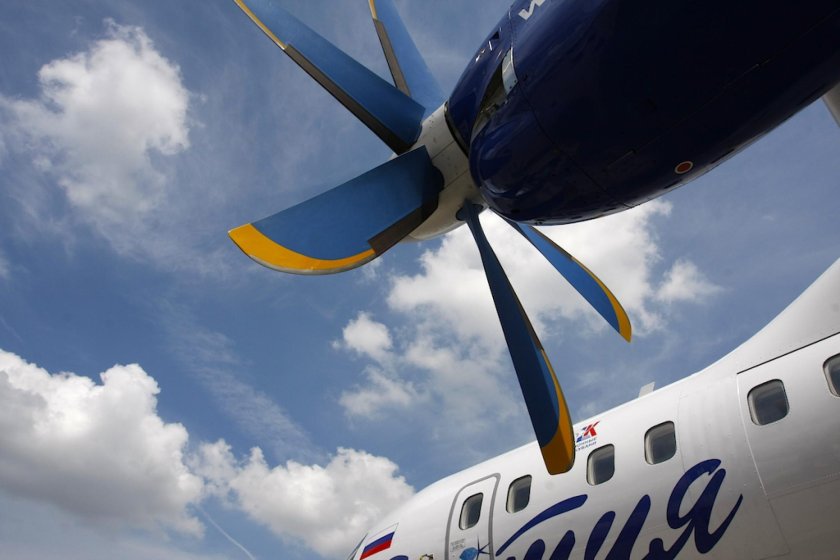 АН-140 авиакомпаний