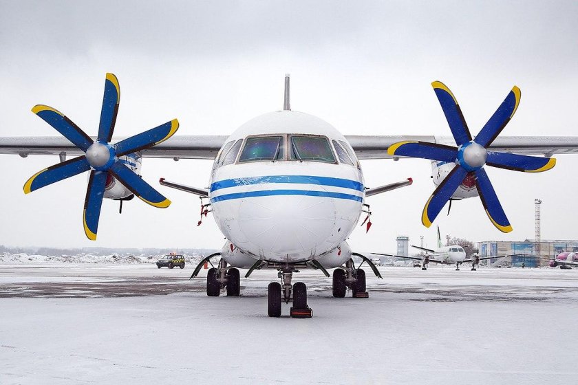 Турбовинтовой самолет АН-140