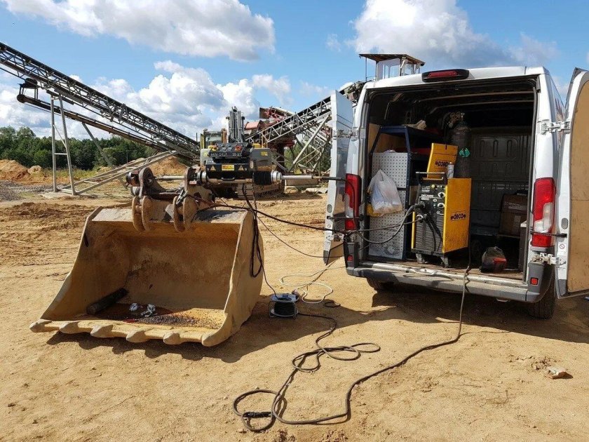 Ремонт проушин экскаватора