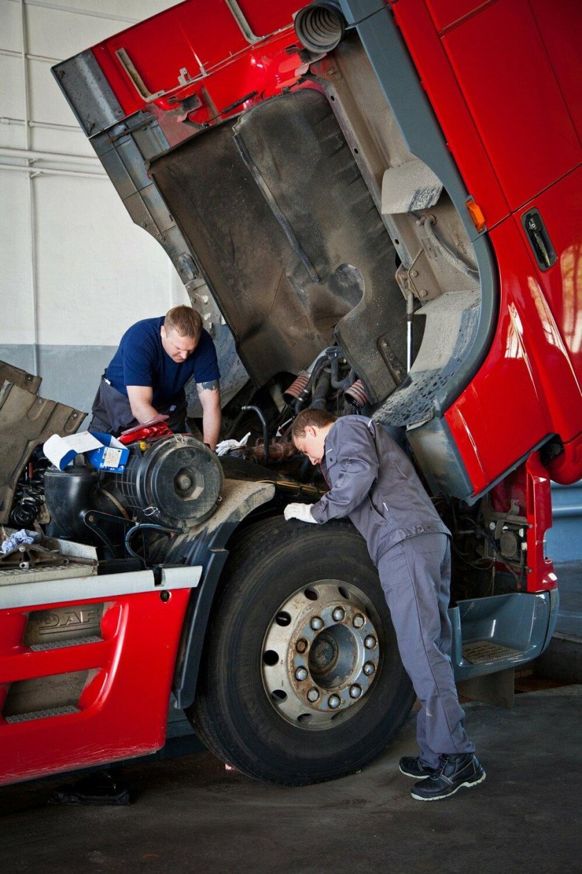 Автомеханик грузовых автомобилей