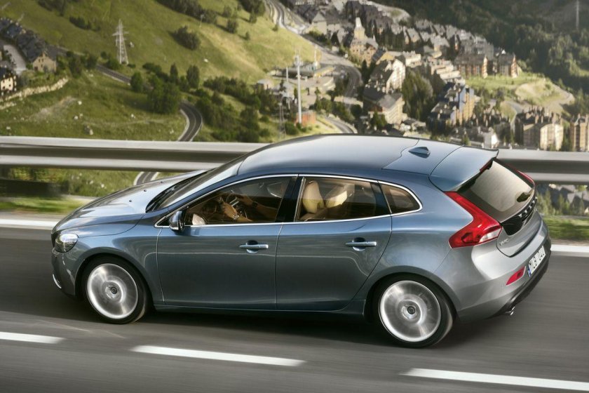 Volvo v 40 2012