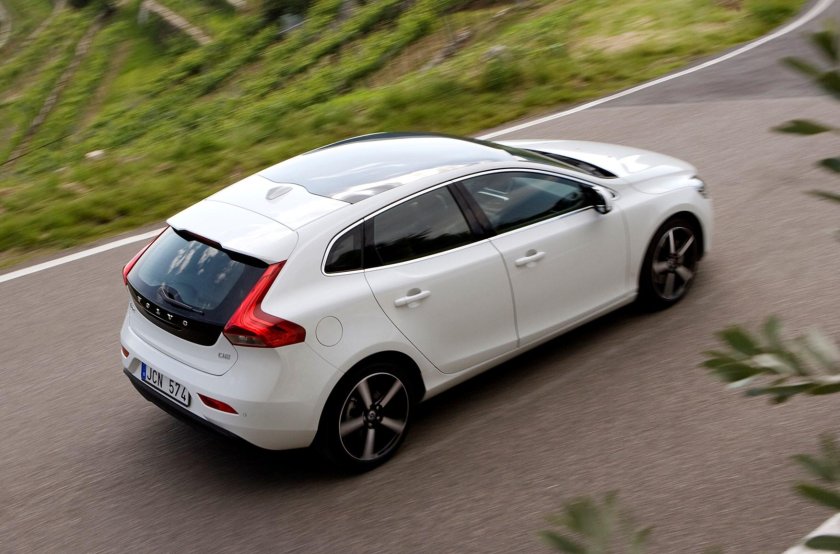 Вольво хэтчбек v40