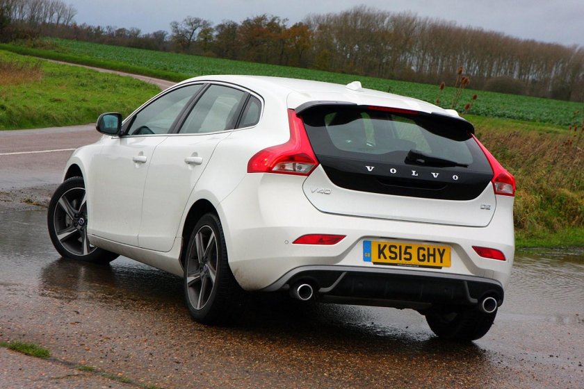 Вольво хэтчбек v40