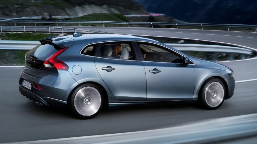 Вольво хэтчбек v40