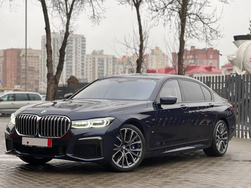 Bmw 7 g 12 рестайлинг