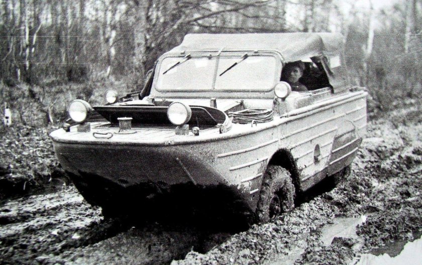 ГАЗ 46 мав амфибия