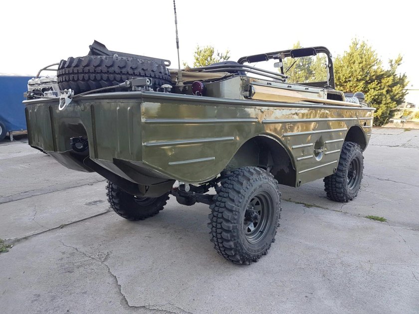 ГАЗ 46 мав амфибия