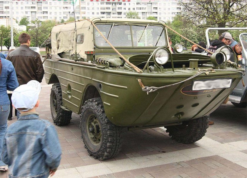 ГАЗ 46 мав амфибия