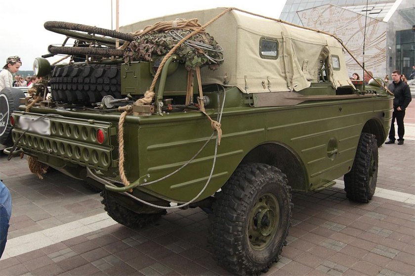 ГАЗ 46 мав амфибия