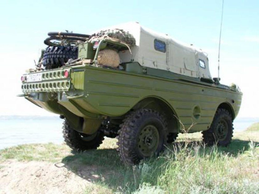 ГАЗ 46 мав амфибия
