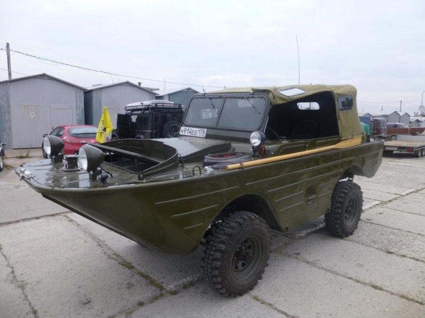 ГАЗ 46 мав амфибия