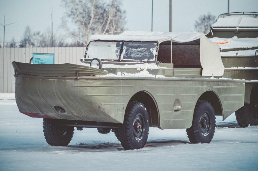 ГАЗ 46 мав амфибия