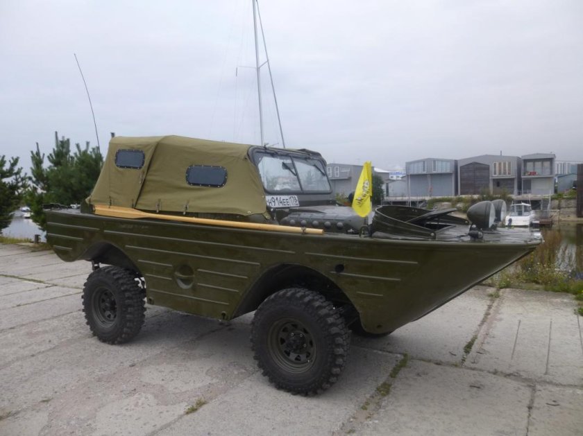 ГАЗ 46 мав амфибия