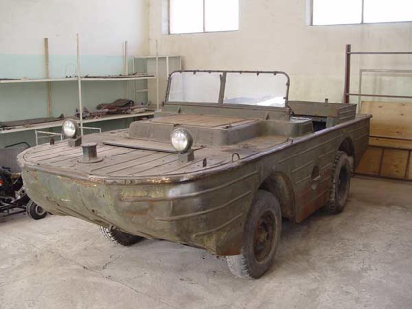 ГАЗ 46 мав амфибия