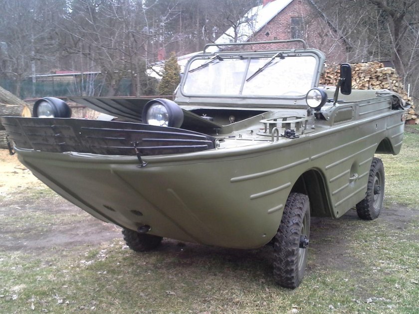 ГАЗ 46 мав амфибия