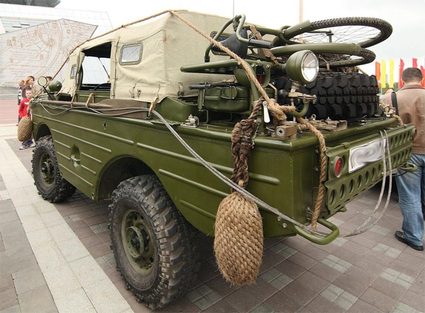 ГАЗ 46 мав амфибия