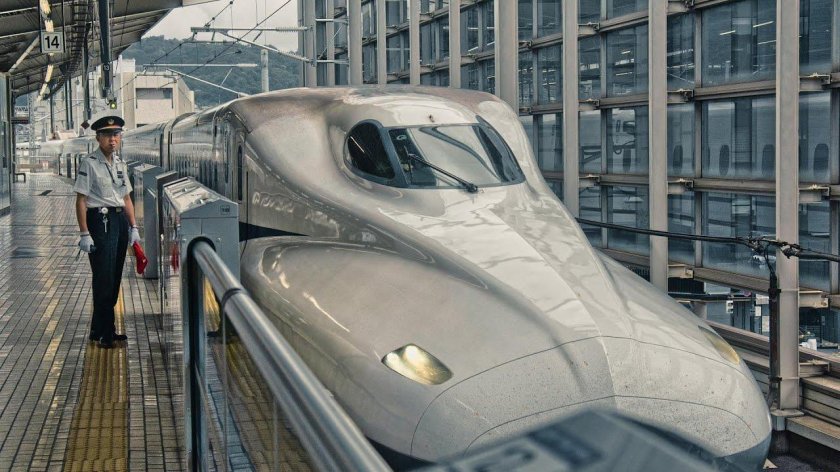 Поезд Синкансэн в Японии