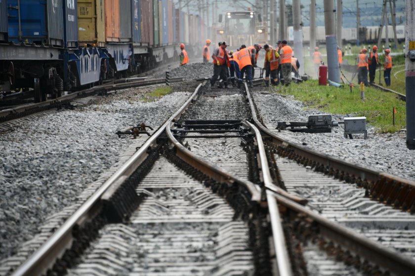 Поезд рельсы