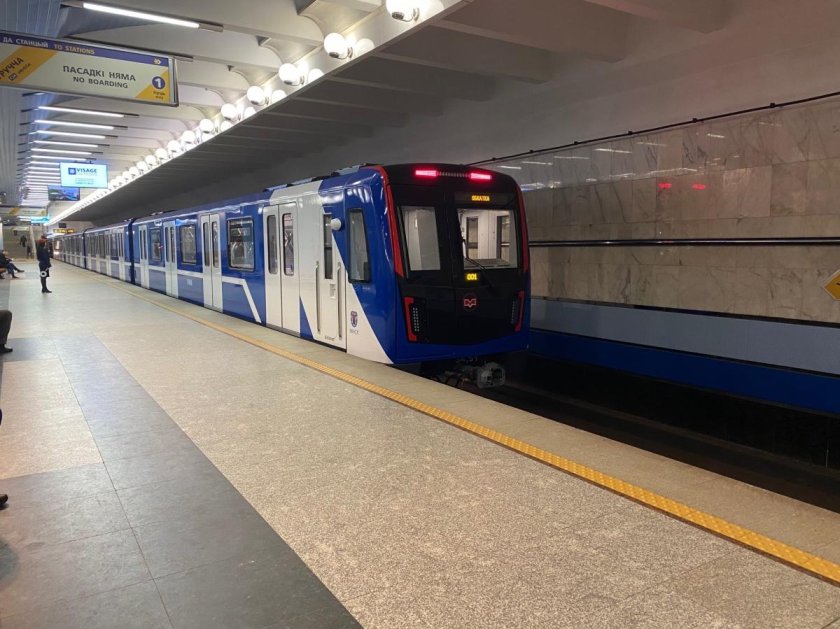 Штадлер м110