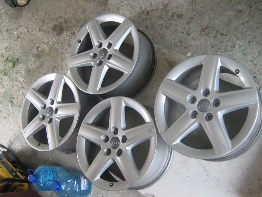 Ауди а6 с5 на оригинальных дисках r17