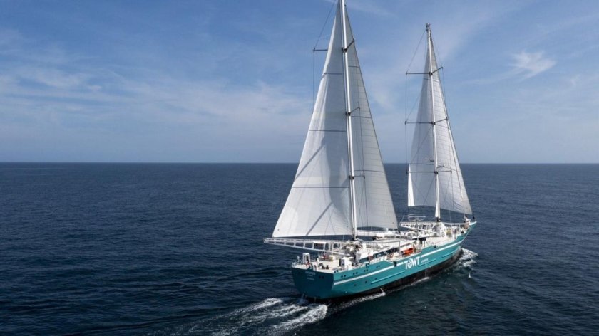 Парусная яхта