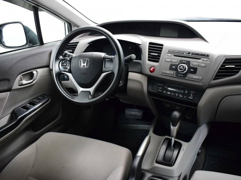 Honda Civic 2012 седан салон