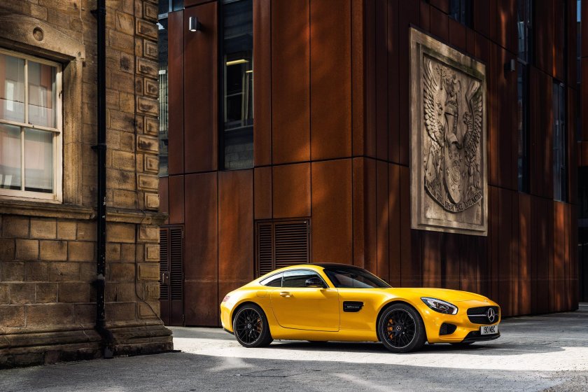 "Mercedes-AMG gt" желтый