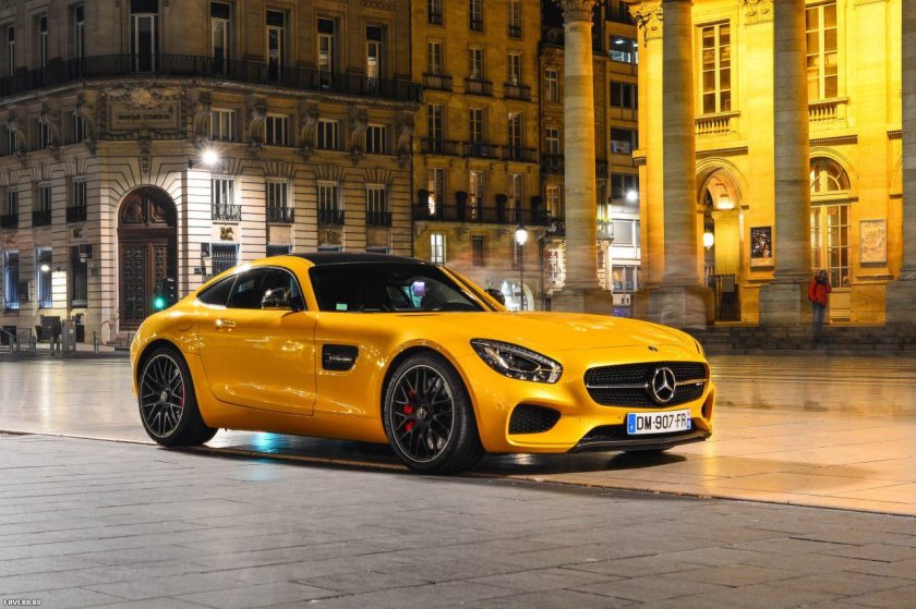 Мерседес АМГ ГТ желтый