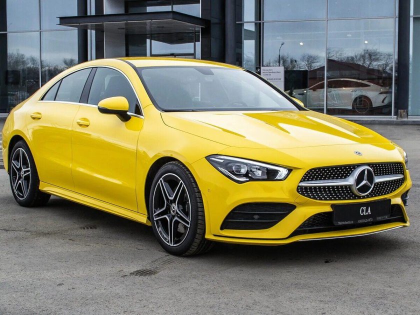 Желтый ЦЛА Мерседес
