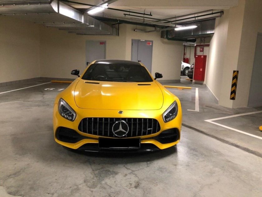 Мерседес АМГ ГТ желтый
