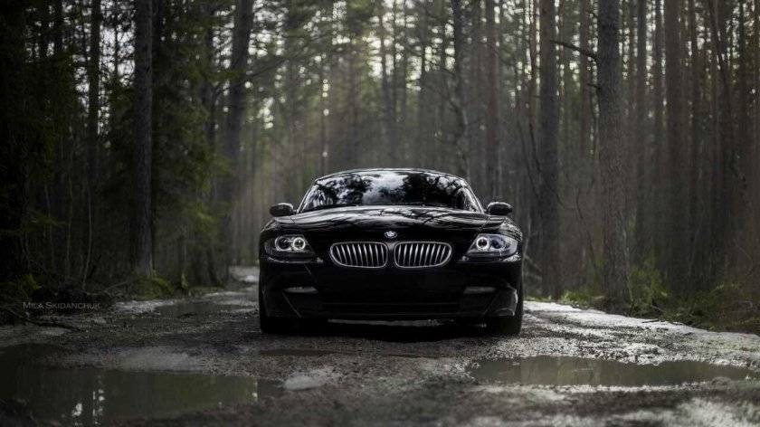 БМВ f90 в лесу