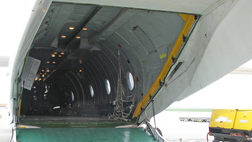 Грузовой люк ил-76