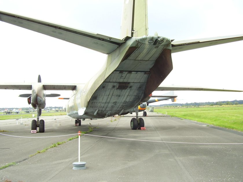 Грузовой люк АН 26