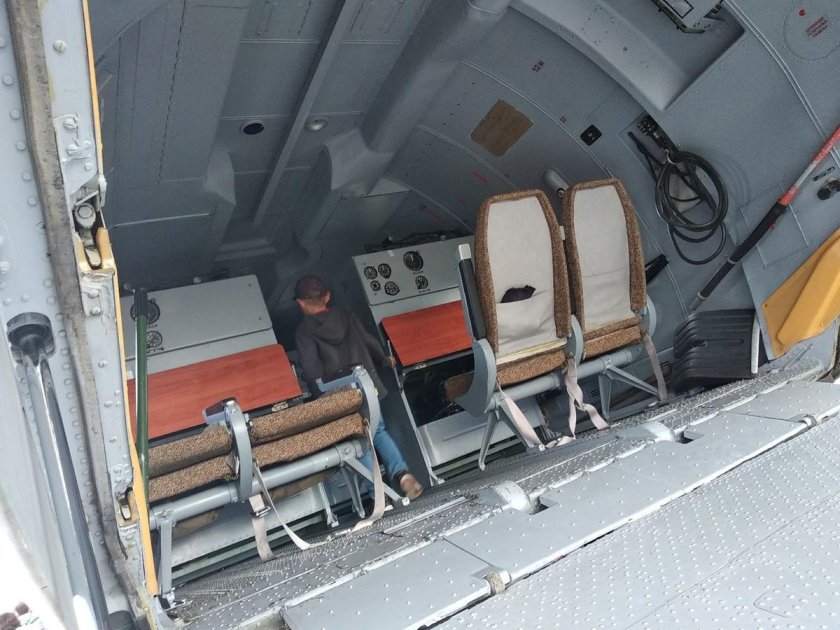 АН-26 грузовая кабина