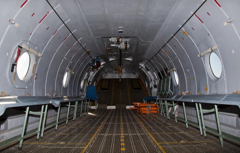 Грузовой салон АН-26