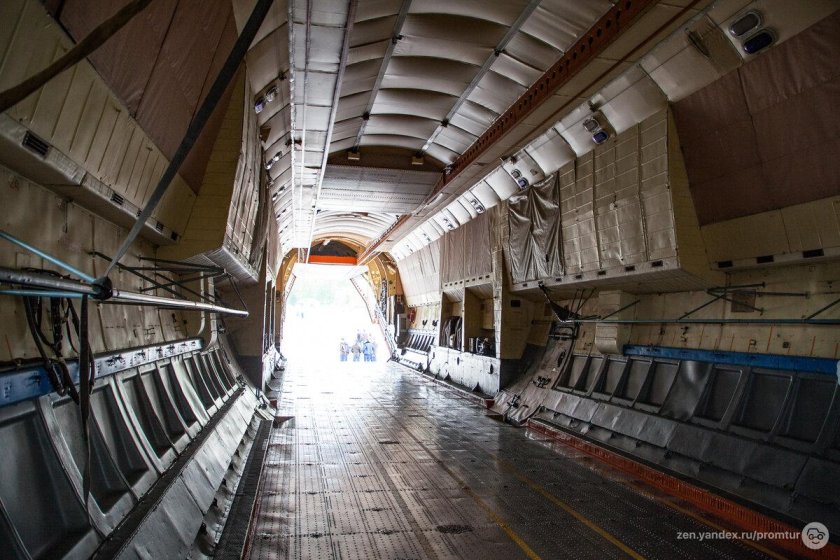 АН-124 грузовая кабина