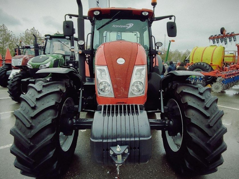 Трактор террион 3180