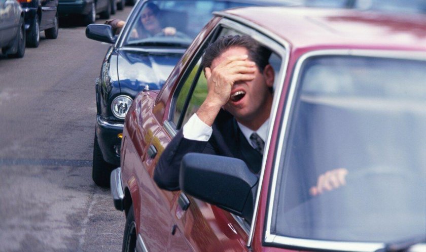 Водитель в пробке