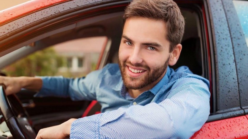 Мужчина за рулем